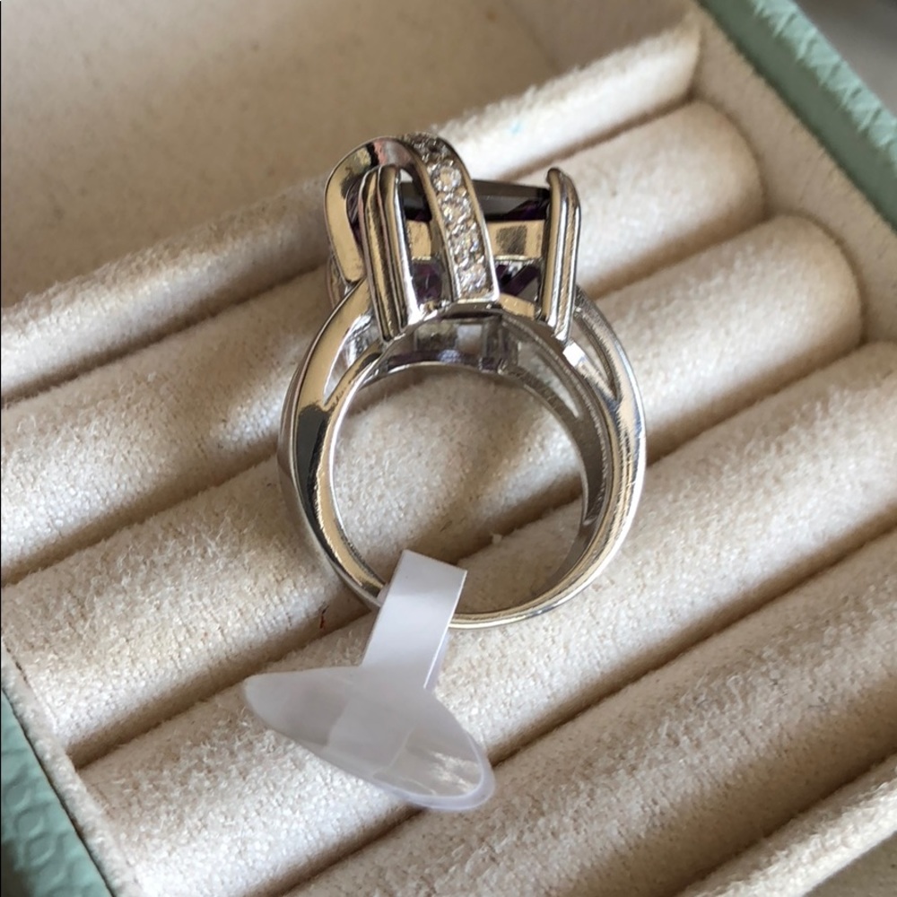 🎁SALE! Amethyst & Sterling Silver Cocktail Ring - Picture 5 of 5